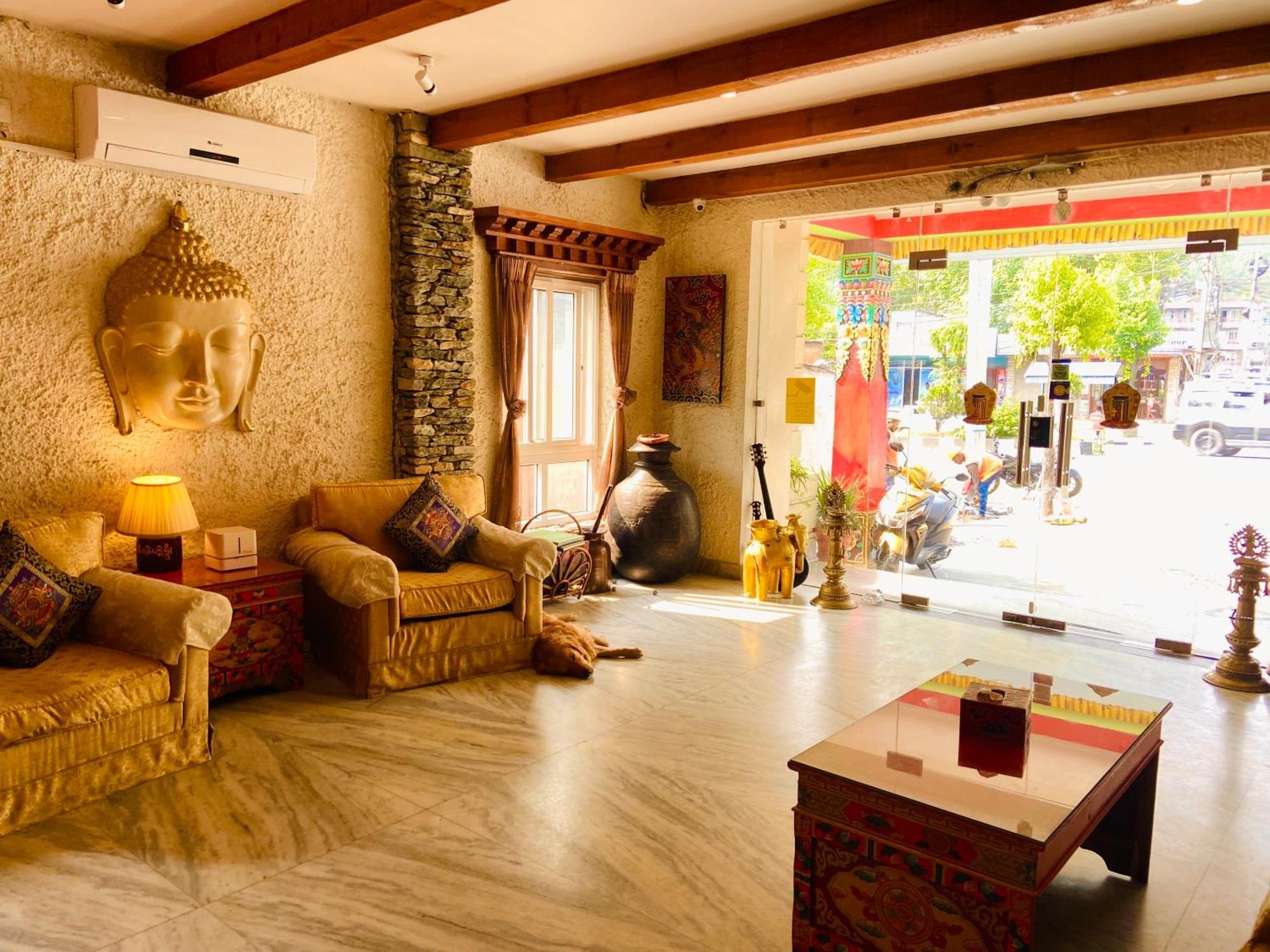 Three Jewels Boutique Hotel Pokhara Esterno foto