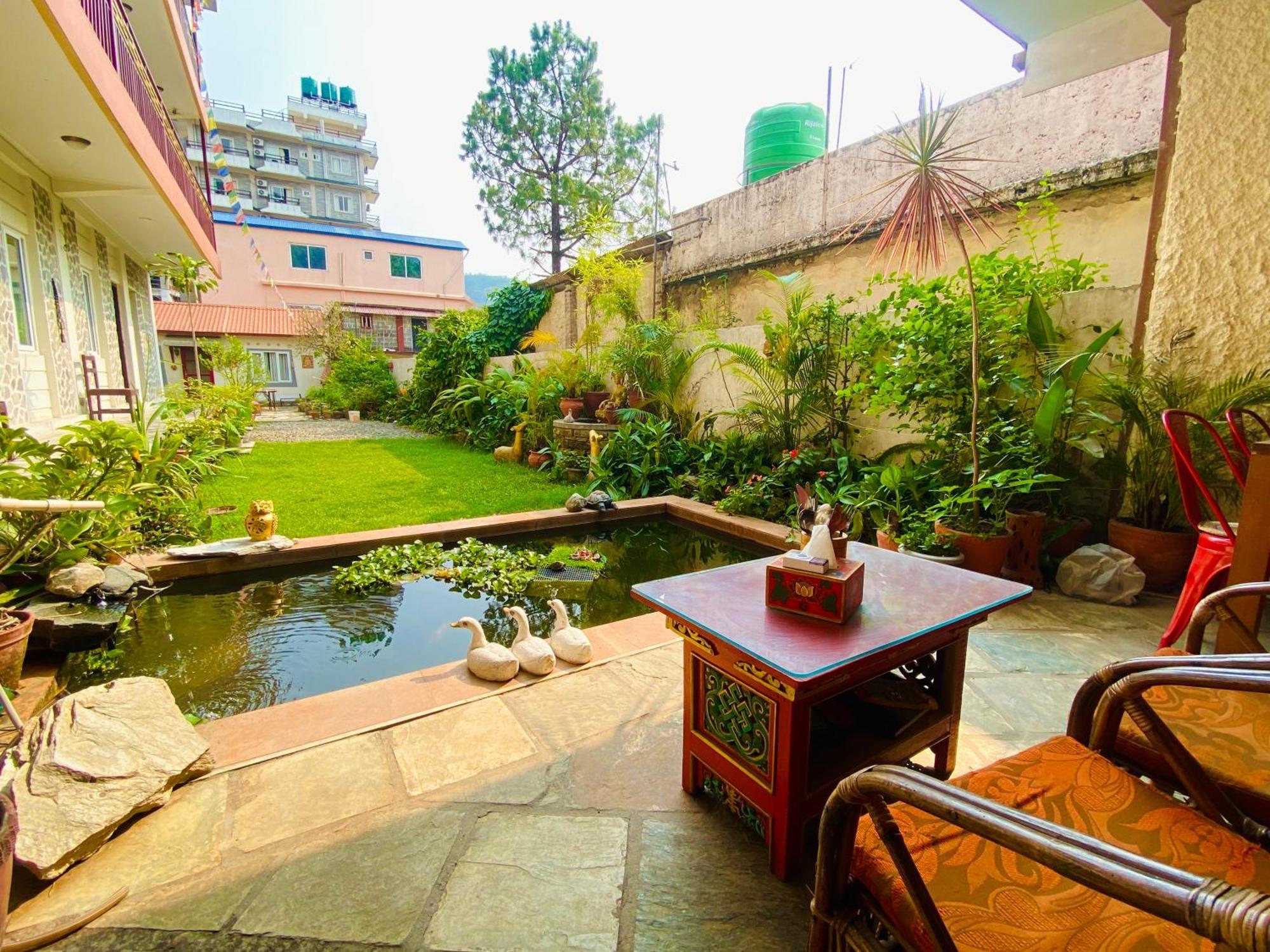 Three Jewels Boutique Hotel Pokhara Esterno foto