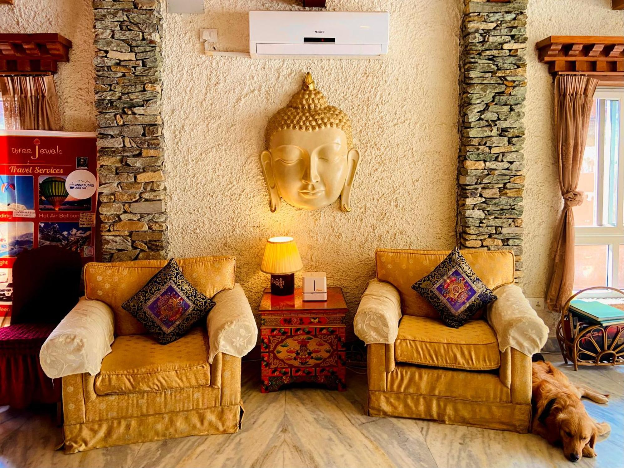 Three Jewels Boutique Hotel Pokhara Esterno foto