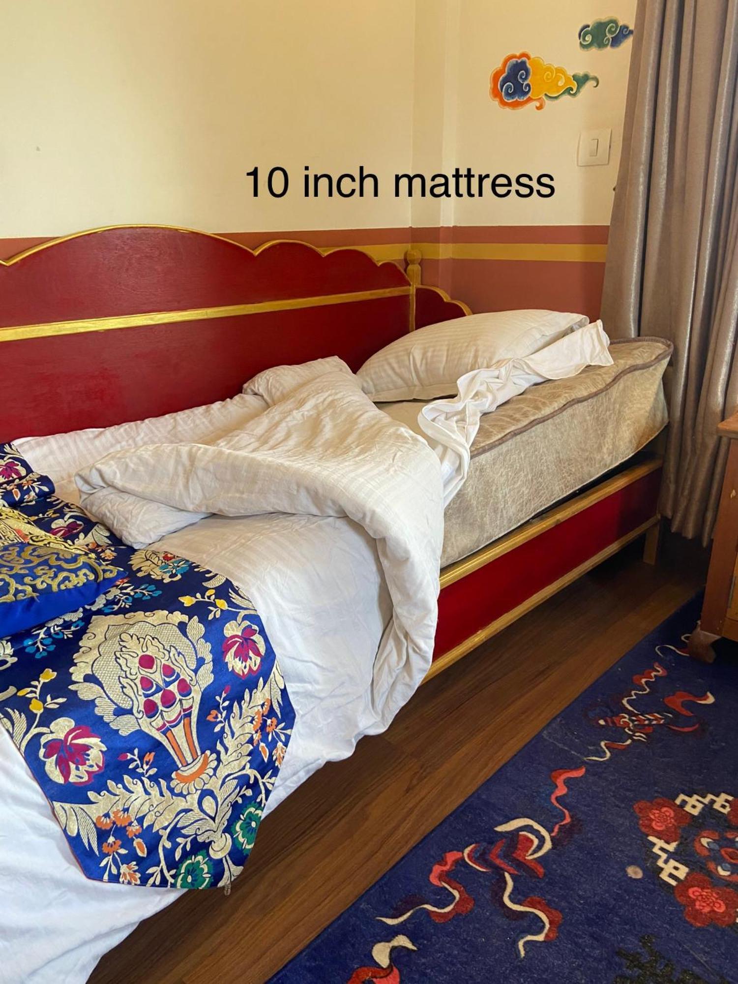 Three Jewels Boutique Hotel Pokhara Esterno foto