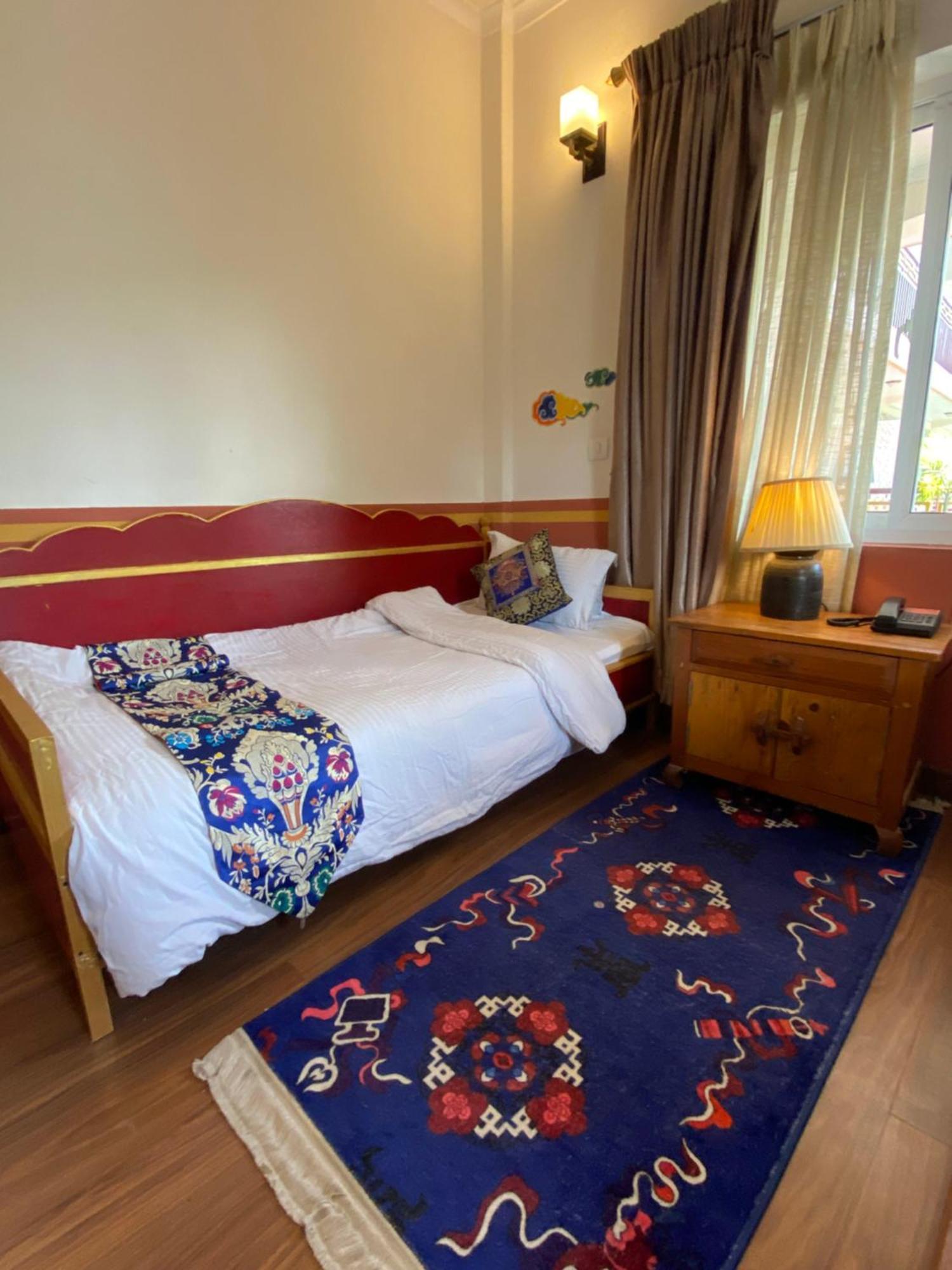 Three Jewels Boutique Hotel Pokhara Esterno foto
