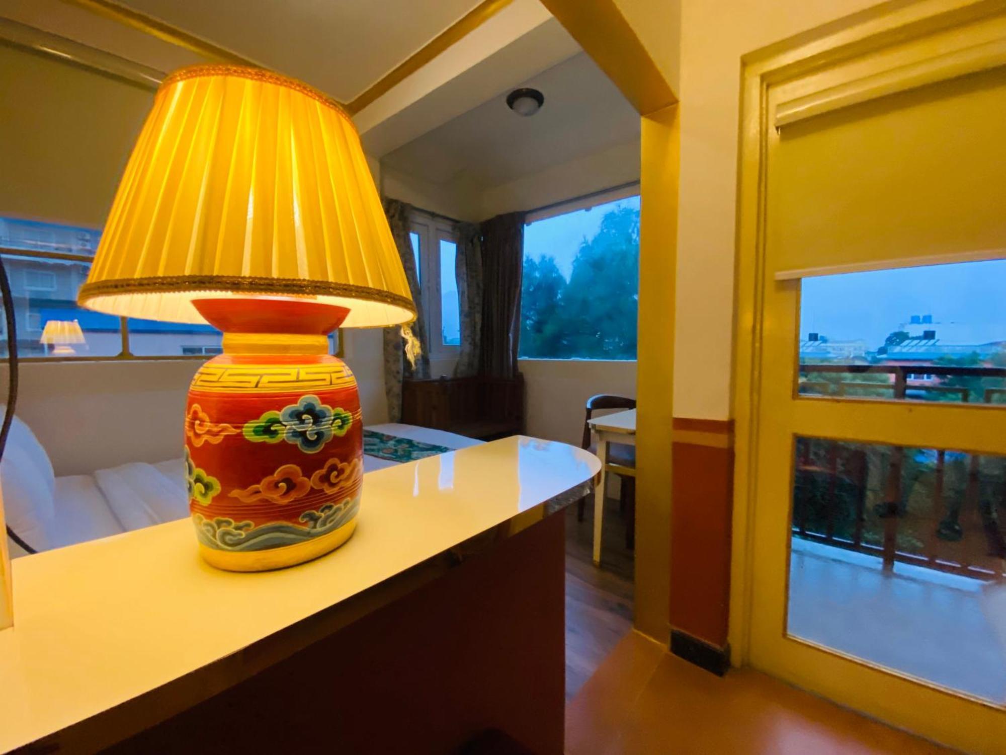 Three Jewels Boutique Hotel Pokhara Esterno foto