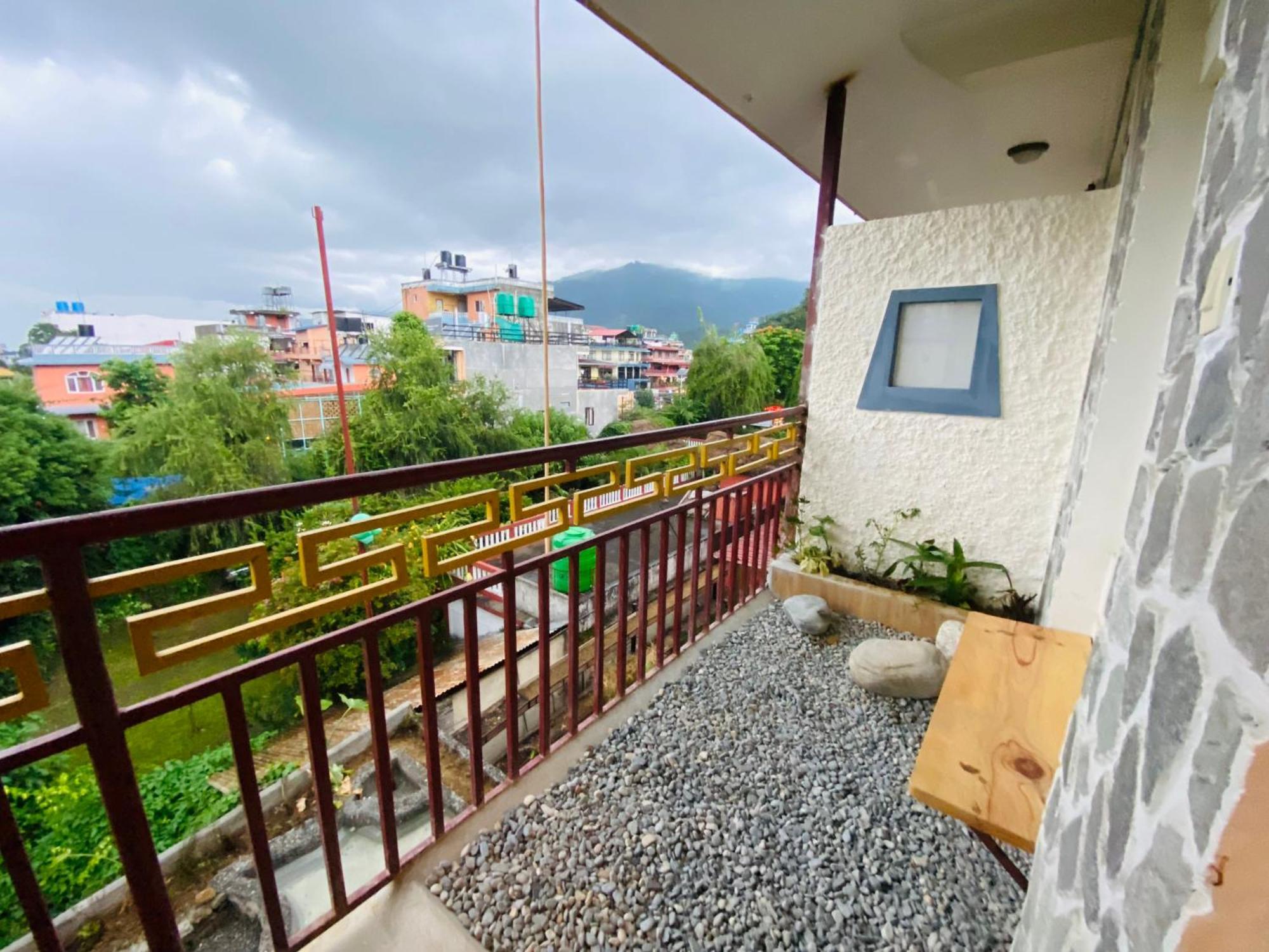 Three Jewels Boutique Hotel Pokhara Esterno foto