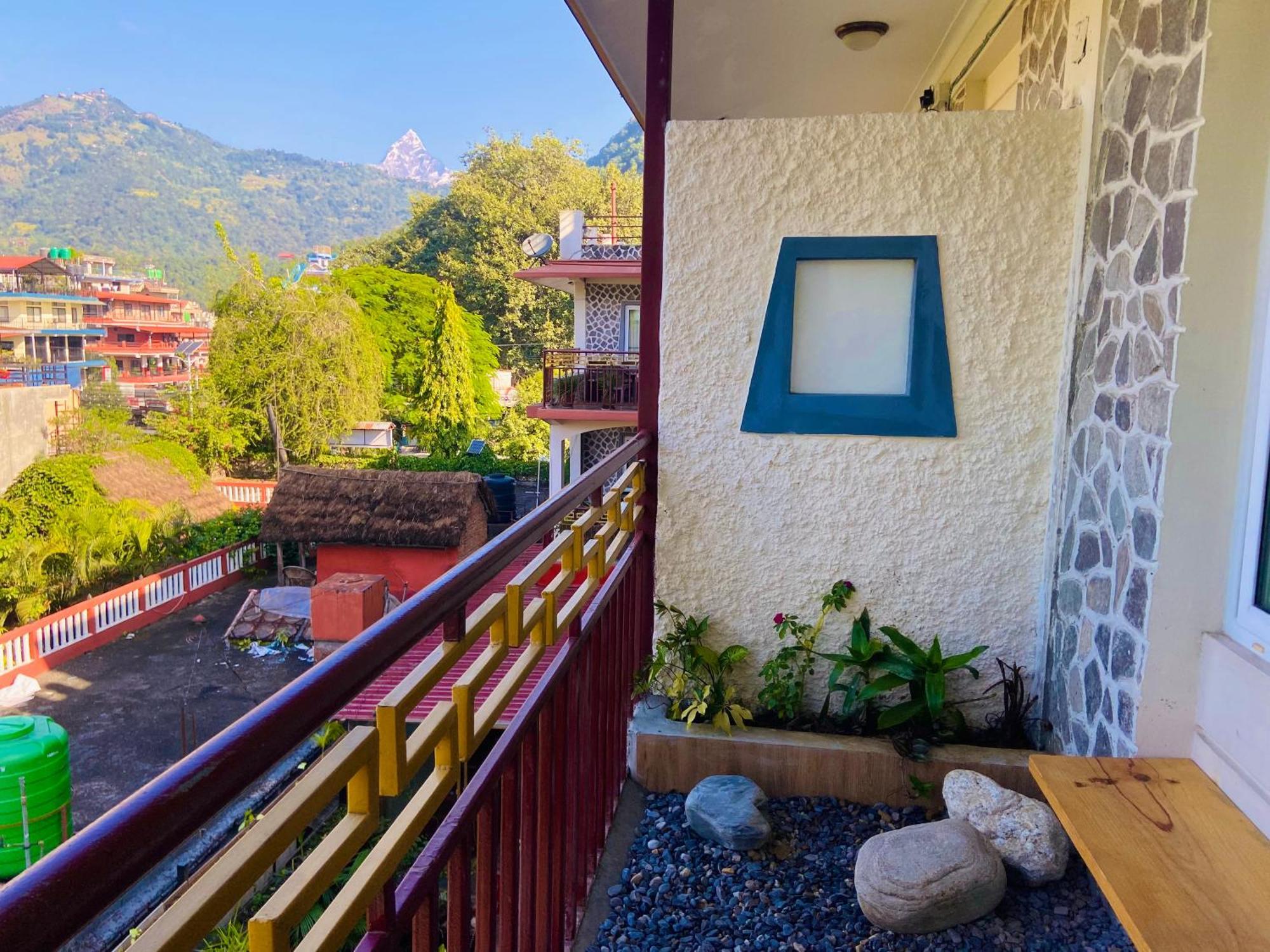 Three Jewels Boutique Hotel Pokhara Esterno foto