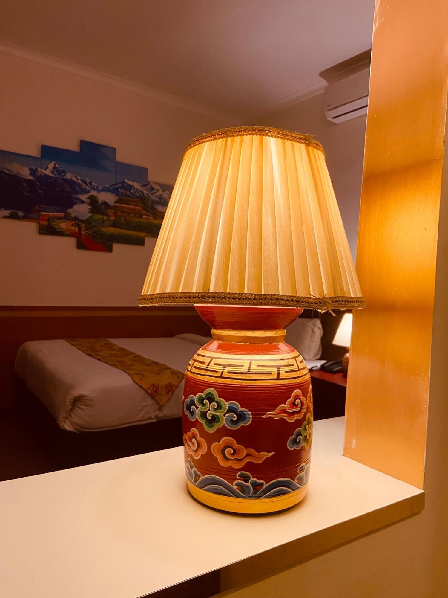 Three Jewels Boutique Hotel Pokhara Esterno foto