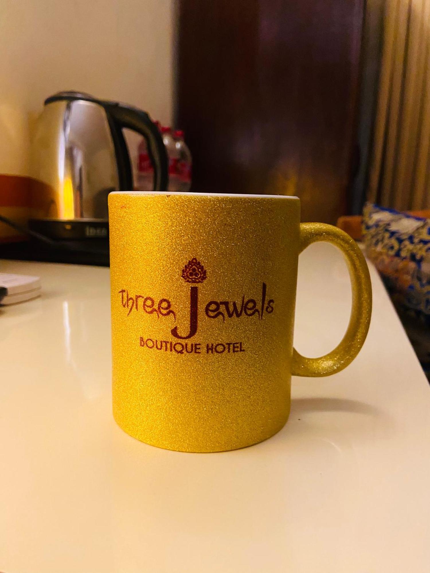 Three Jewels Boutique Hotel Pokhara Esterno foto