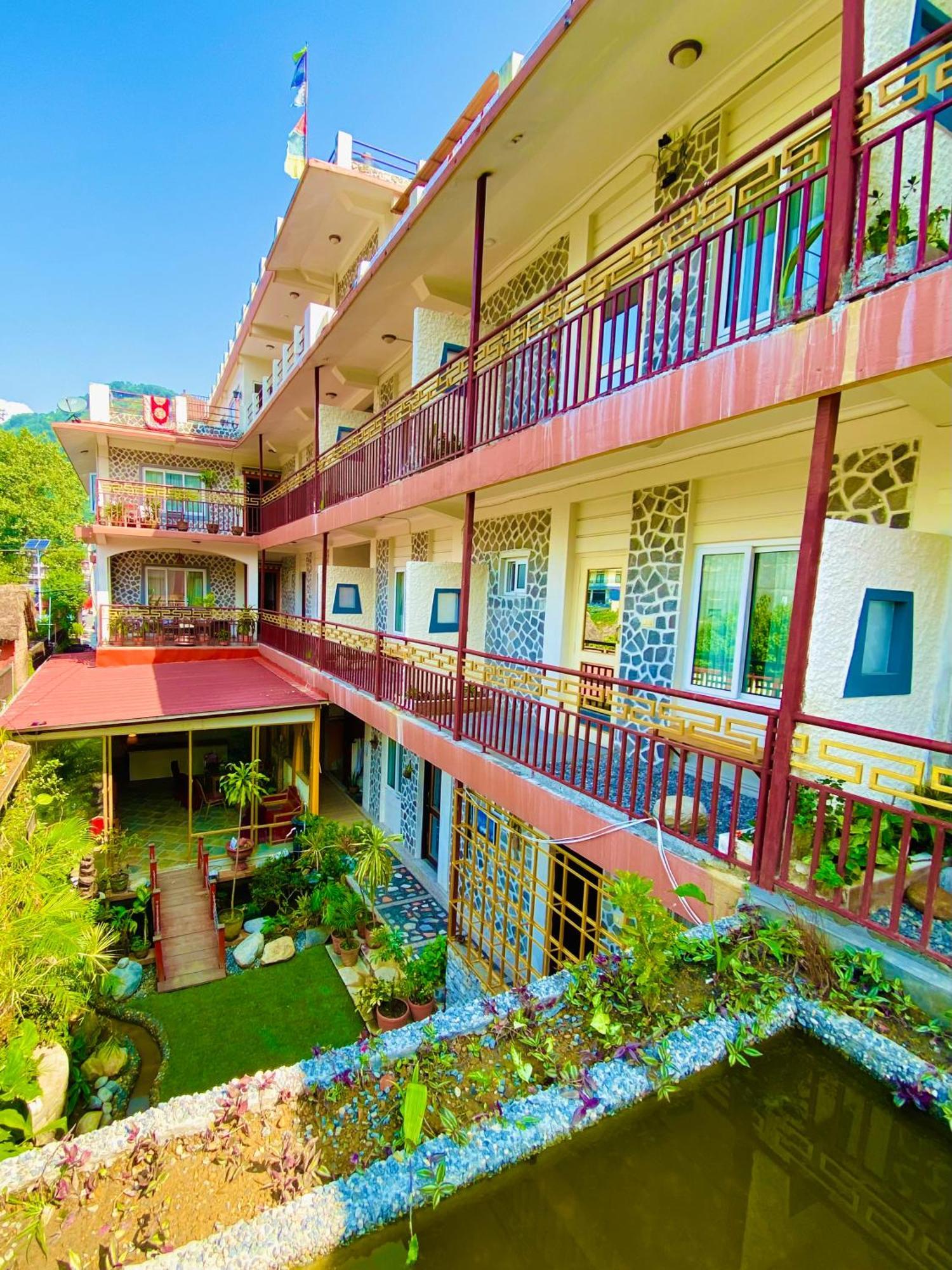 Three Jewels Boutique Hotel Pokhara Esterno foto