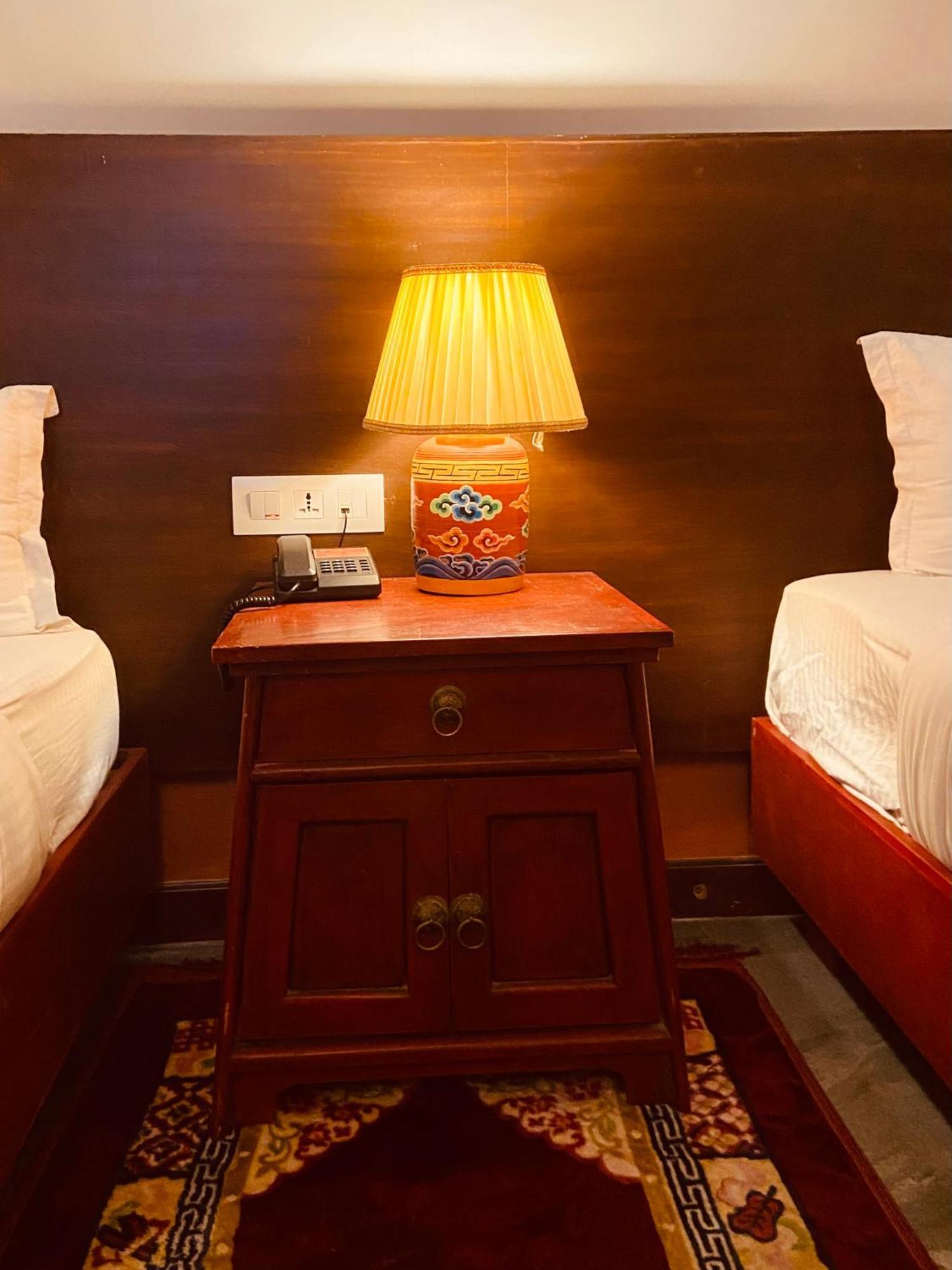 Three Jewels Boutique Hotel Pokhara Esterno foto