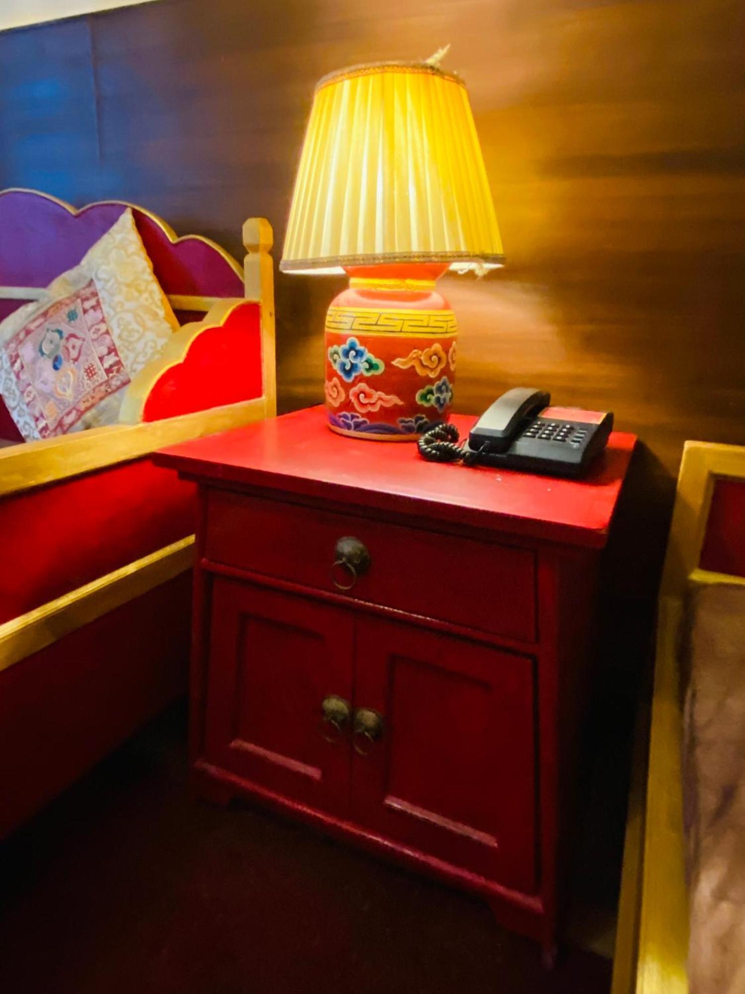 Three Jewels Boutique Hotel Pokhara Esterno foto
