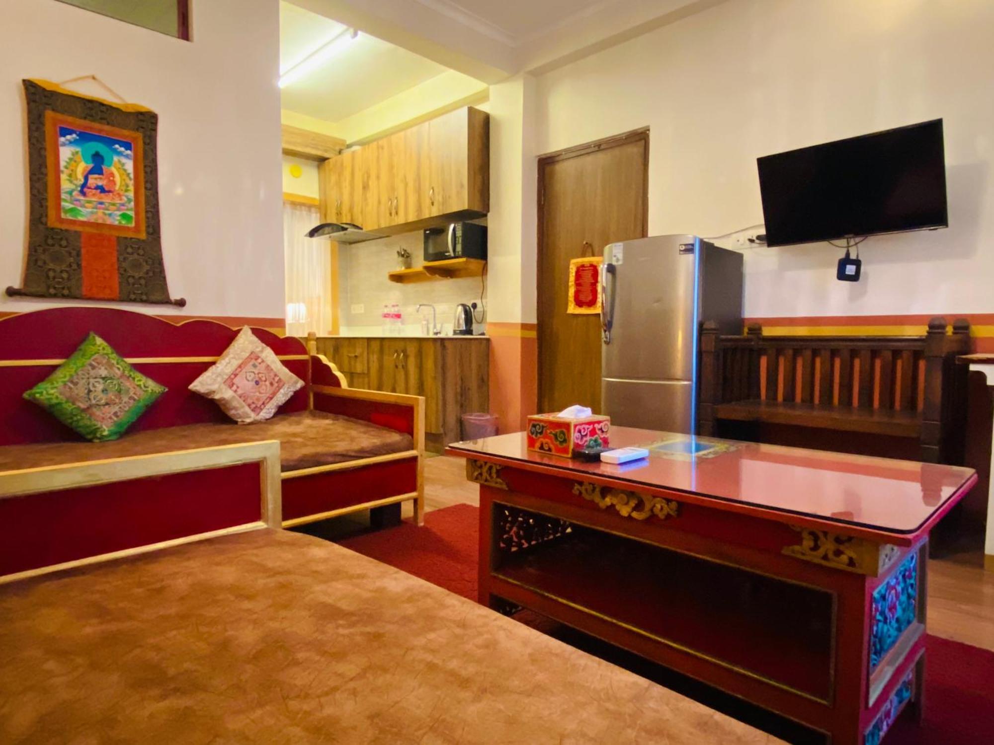 Three Jewels Boutique Hotel Pokhara Esterno foto
